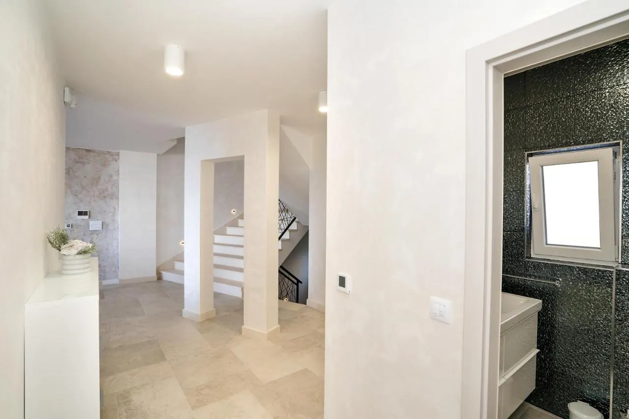 Luxury Beachfront Villa Sea Queen - Kaštela