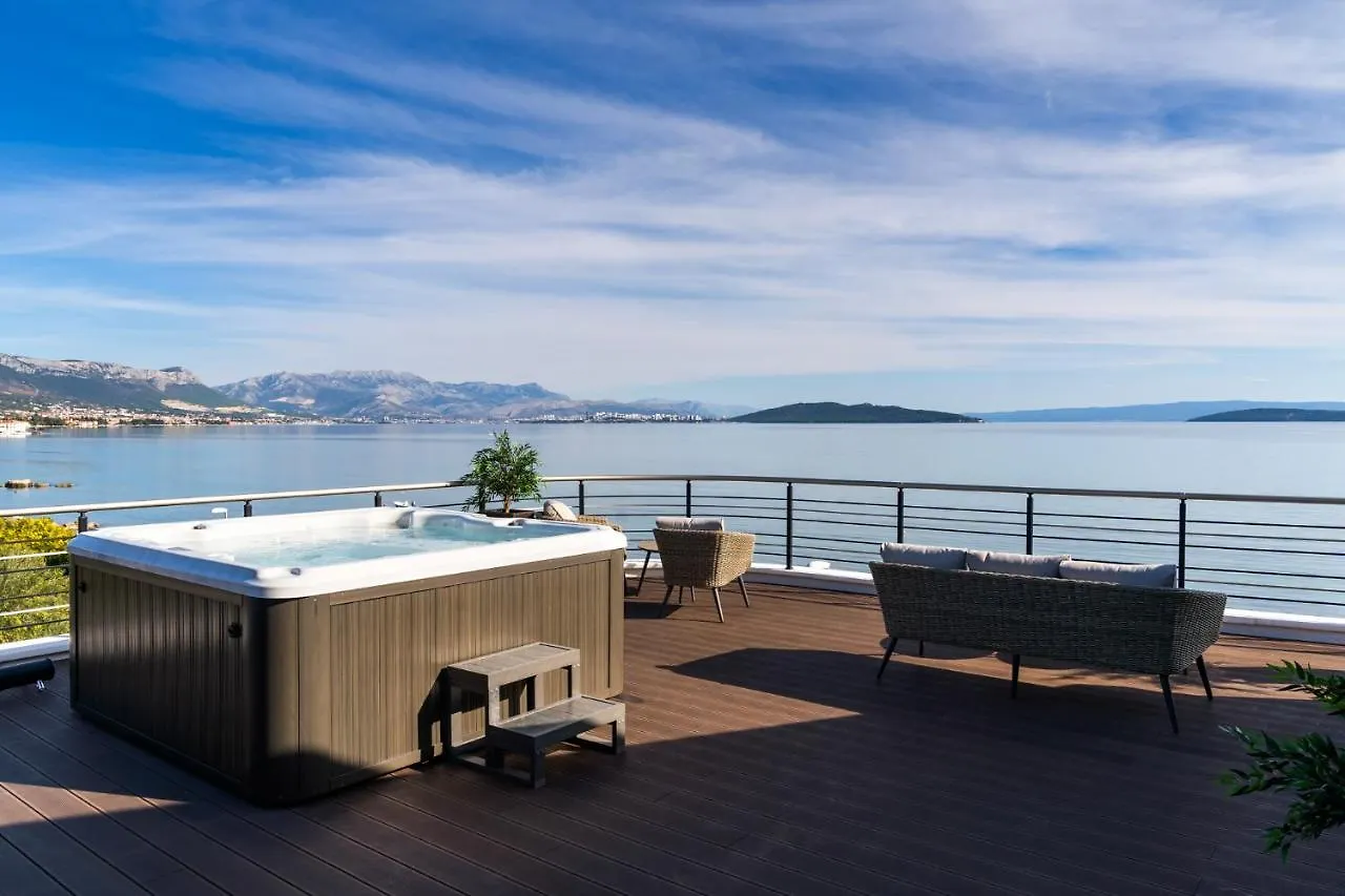 Luxury Beachfront Villa Sea Queen - Kastela