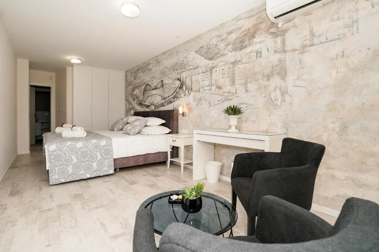 Luxury Beachfront Villa Sea Queen - Kaštela